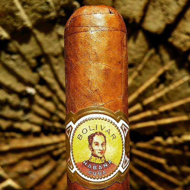 Bolivar Coronas Gigantes Cuban Cigar Vitola